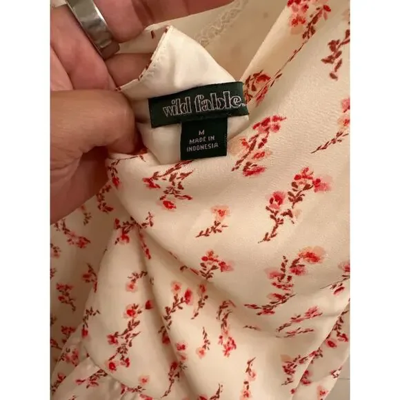 Wild Fable Floral Lace Trim Ruffle Asymmetric Hem Top Coquette Cottage Fairy M - Picture 4 of 4